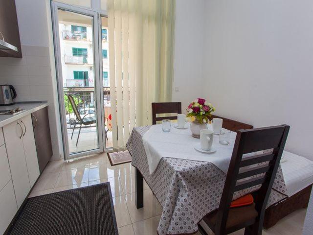 Apartmani Dana マカルスカ エクステリア 写真
