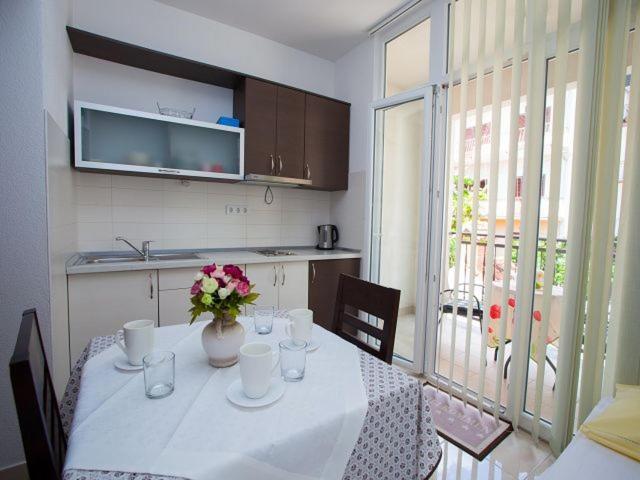 Apartmani Dana マカルスカ エクステリア 写真