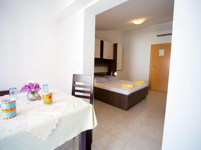 Apartmani Dana マカルスカ エクステリア 写真